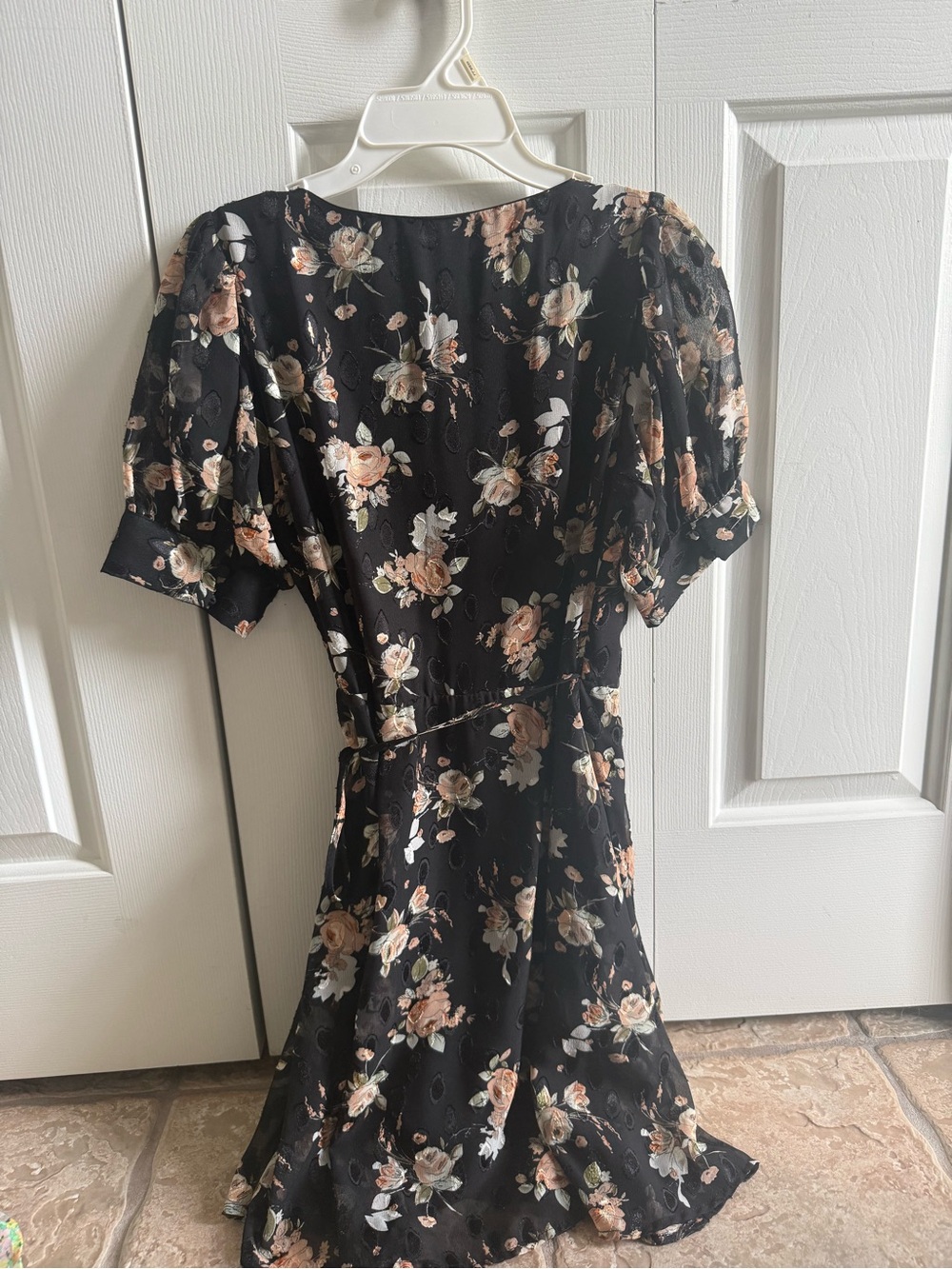 Lulu's Black Floral Wrap Dress XS Womens - Picture 2 of 3